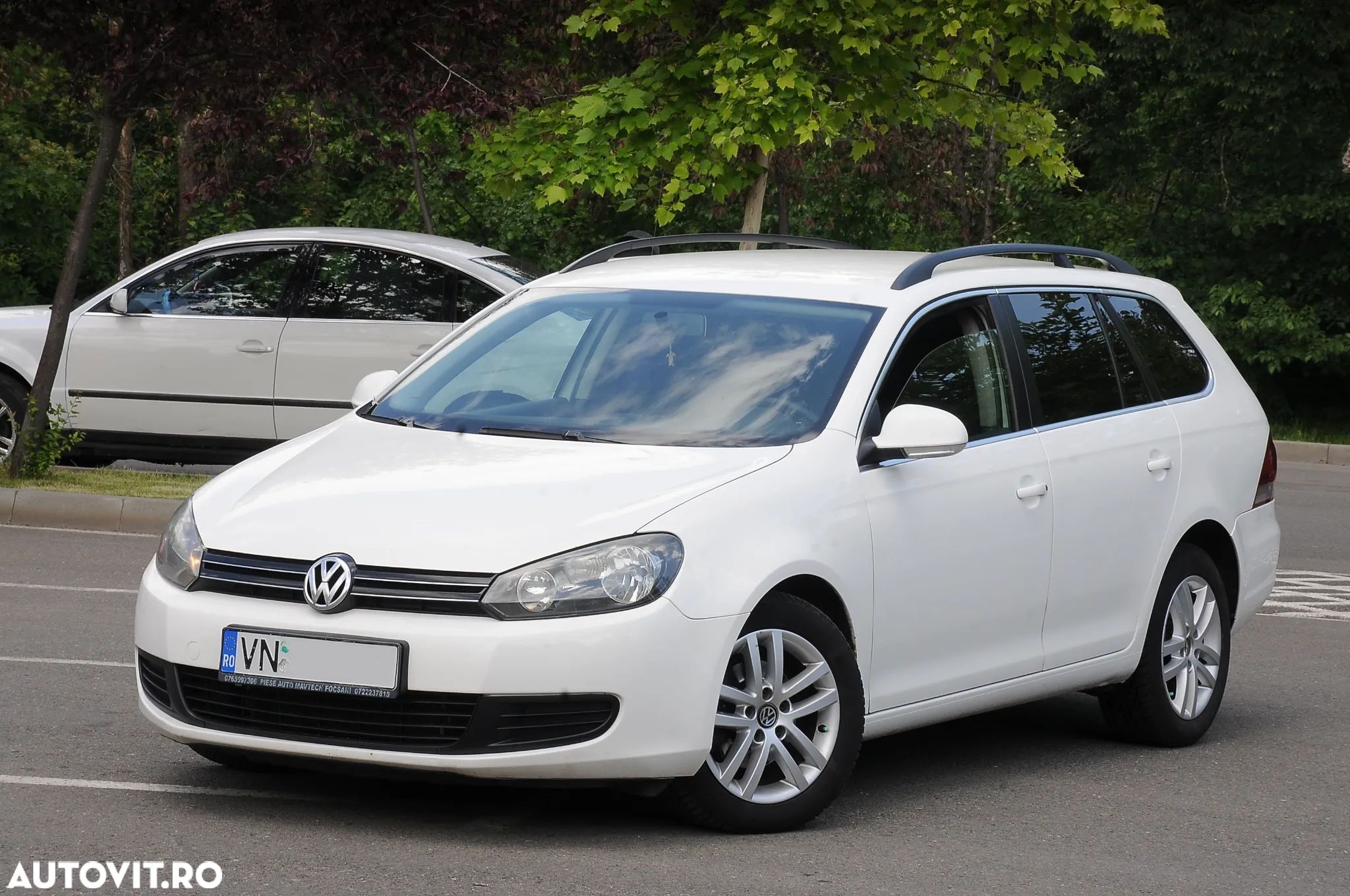Volkswagen Golf 1.6 TDI DPF DSG Comfortline - 1