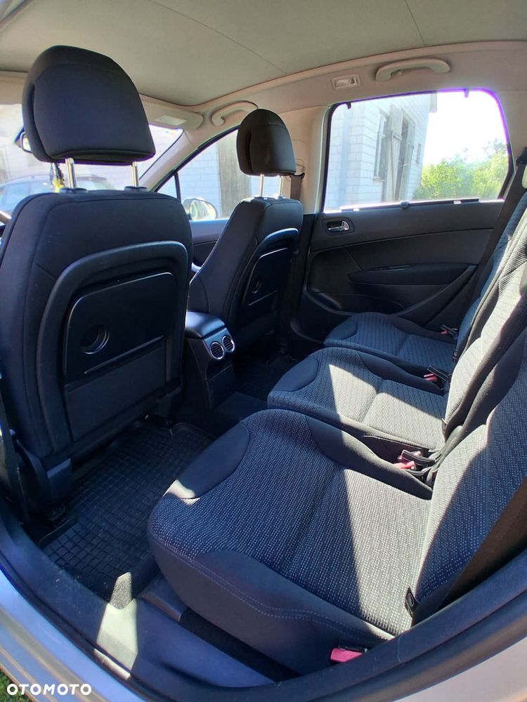 Peugeot 308 1.6 Premium Plus - 9