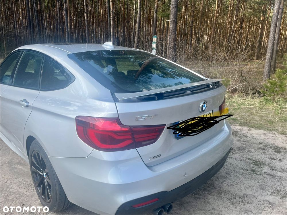 BMW Seria 3 320i Edition M Sport Shadow - 11