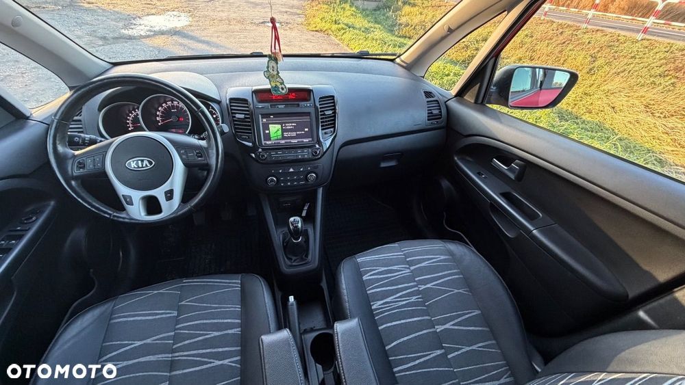 Kia Venga - 35