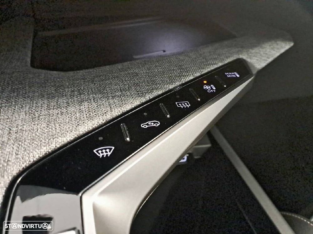 Peugeot 3008 1.2 Hybrid Allure e-DCS6 - 23
