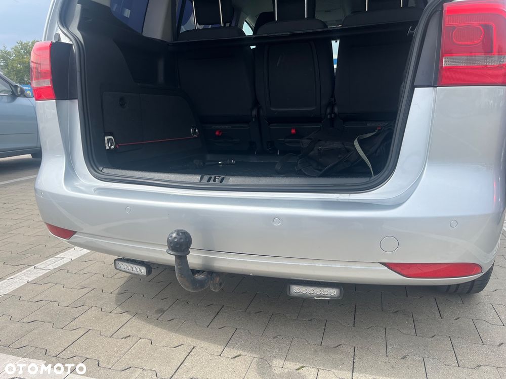 Volkswagen Touran - 10