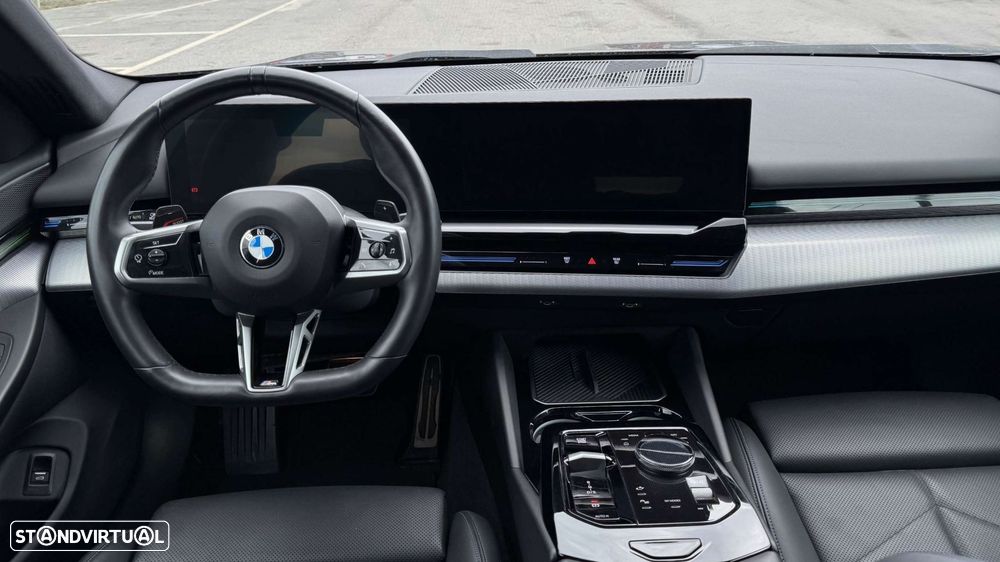 BMW 520 d Pack Desportivo M - 8