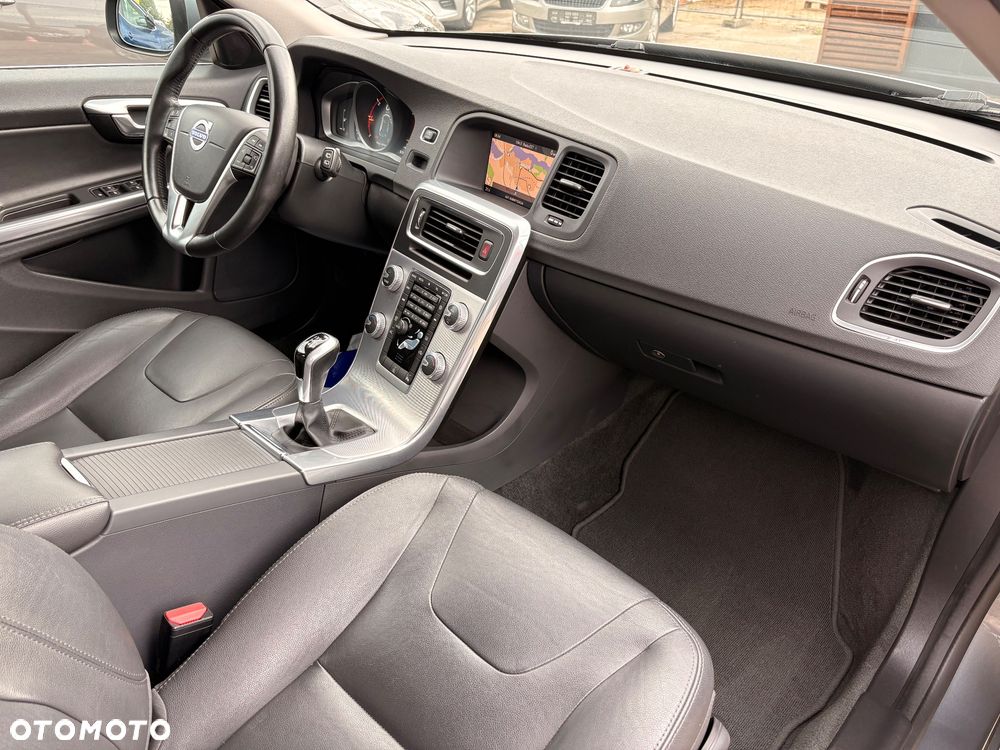 Volvo V60 D3 Momentum Core - 23