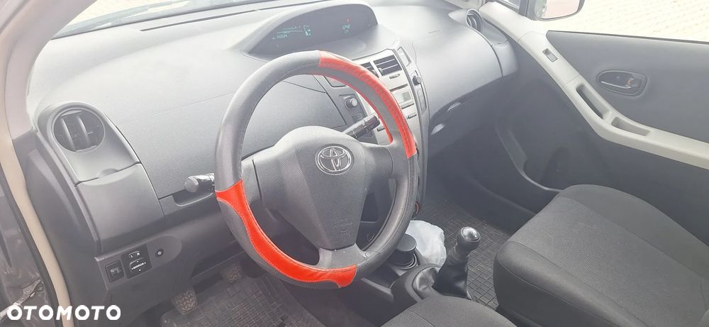 Toyota Yaris 1.0 Luna EU5 - 10