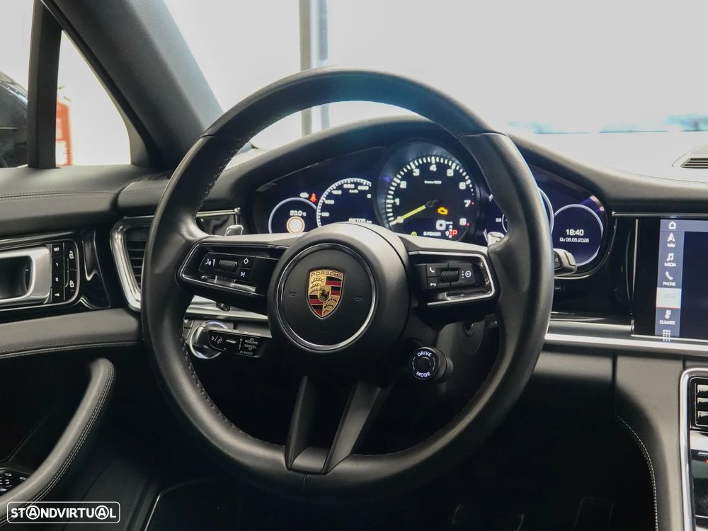 Porsche Panamera Sport Turismo 4 E-Hybrid - 33
