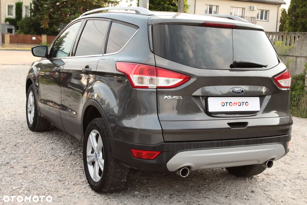 Ford Kuga 2.0 TDCi 2x4 Titanium - 8