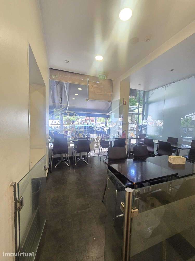 Trespasse de Café na Praça Paiva Couceiro, Arroios - Grande imagem: 3/7