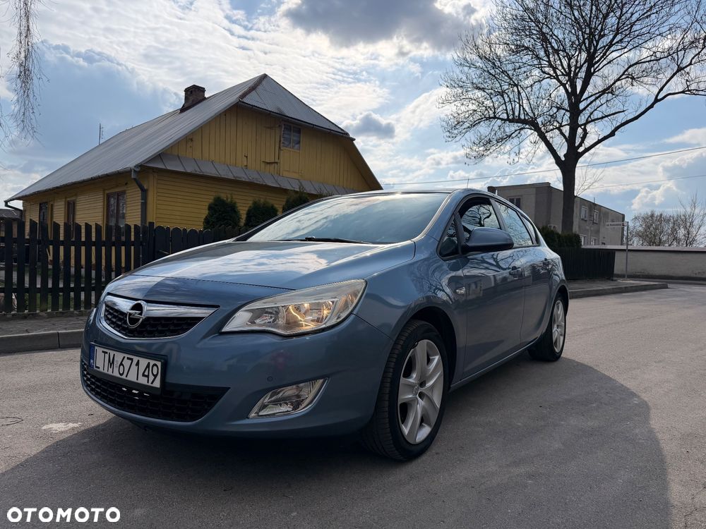 Opel Astra 1.4 Turbo Cosmo - 1
