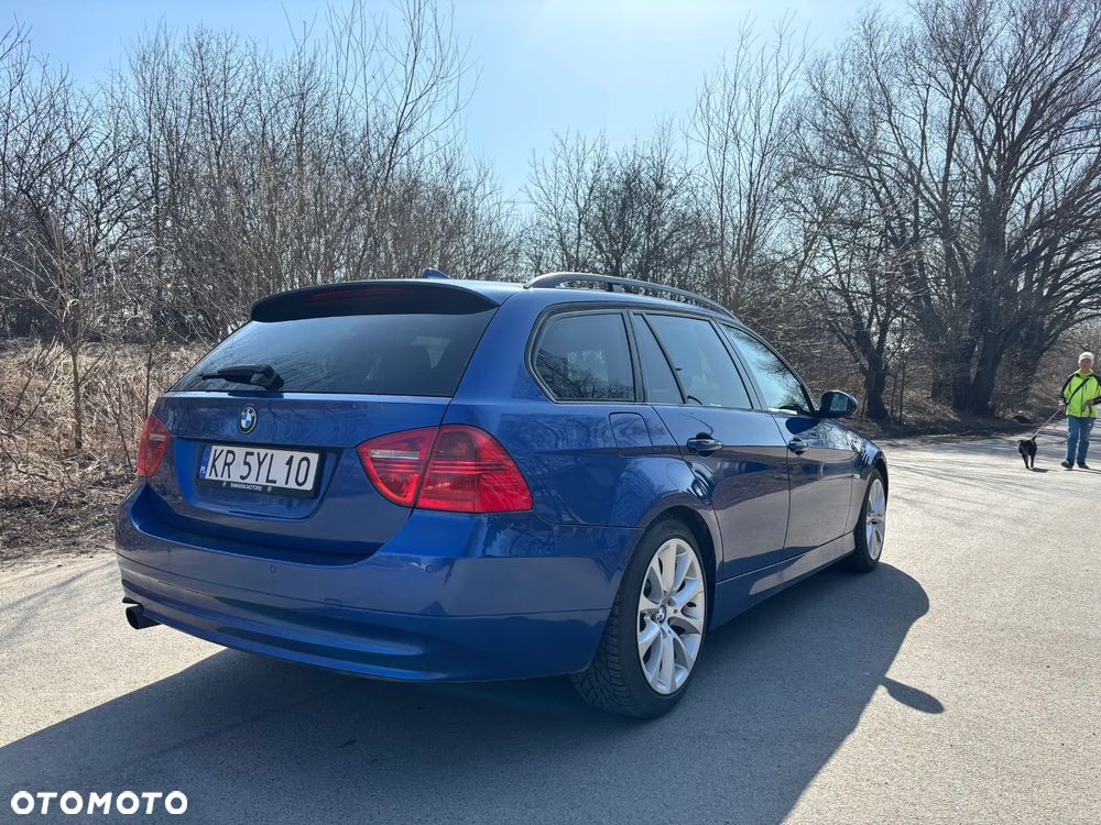 BMW Seria 3 318d - 4