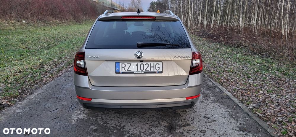 Skoda Octavia 2.0 TDI DSG Style - 19