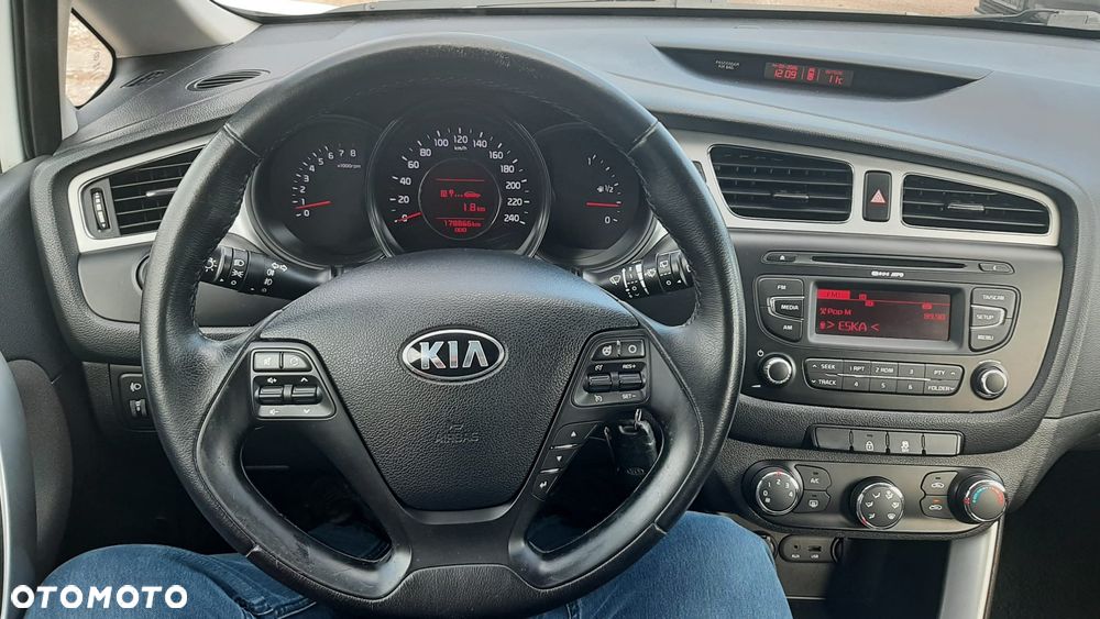Kia Ceed 1.6 GDI Spirit - 10