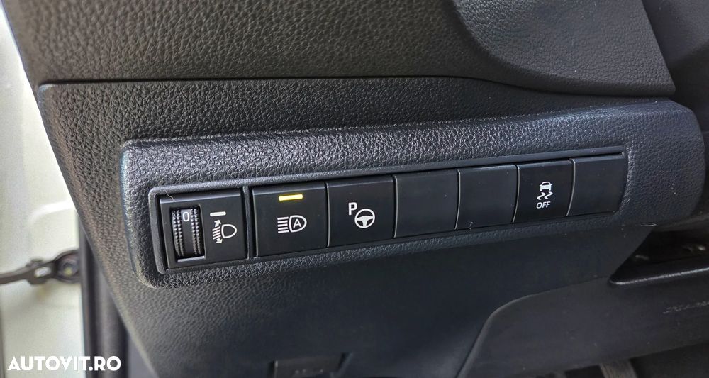 Toyota Corolla 1.8 Hybrid Business Edition - 30