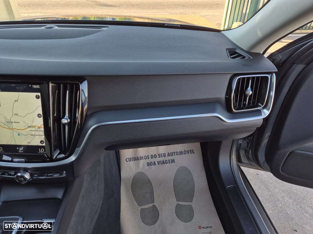 Volvo V60 2.0 D3 Momentum Plus - 44