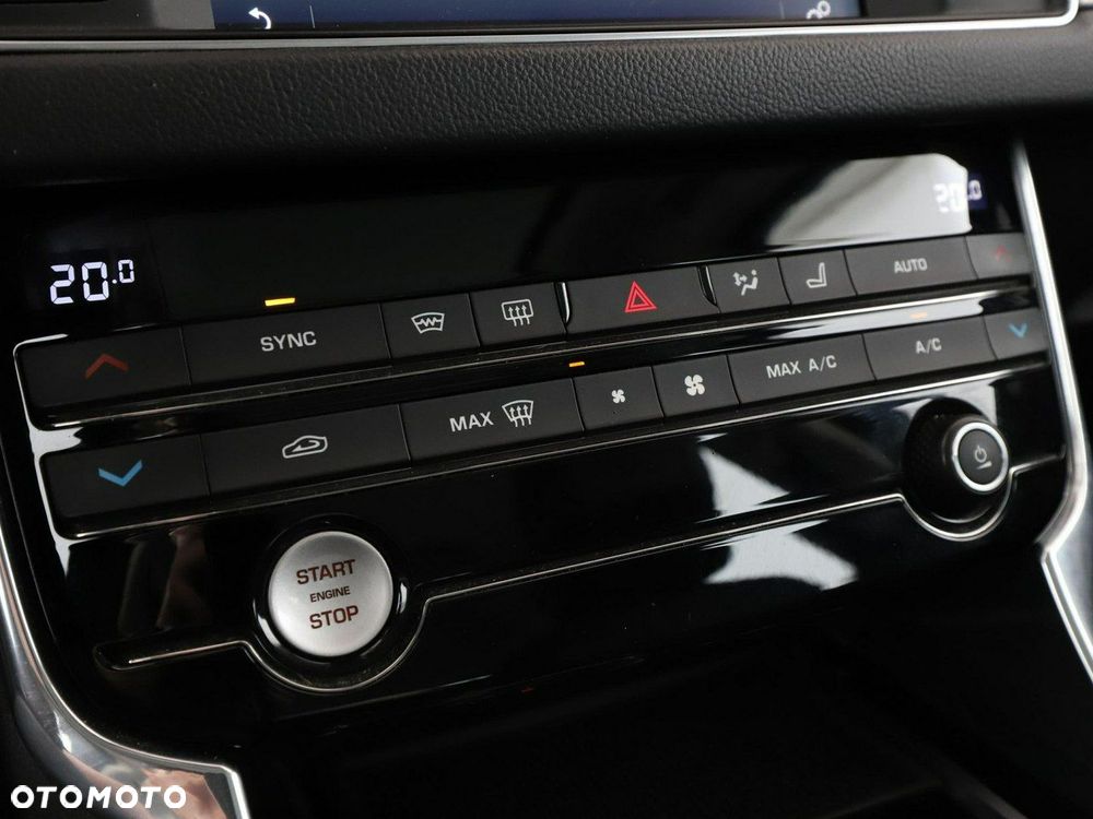 Jaguar XF 2.0 i4D Prestige - 29