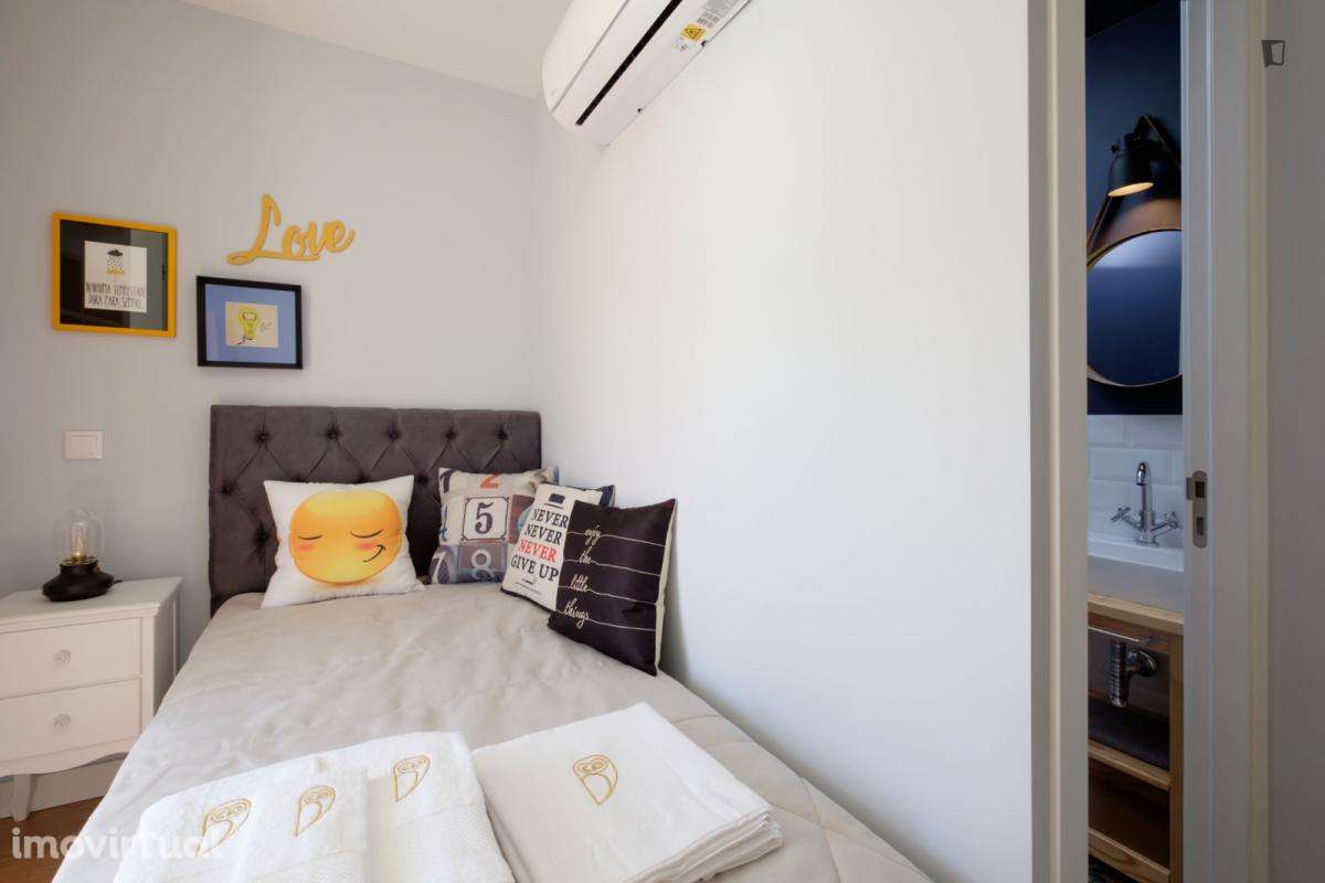 Estúdio - localizado em Montes Claros Coimbra - Grande imagem: 2/15