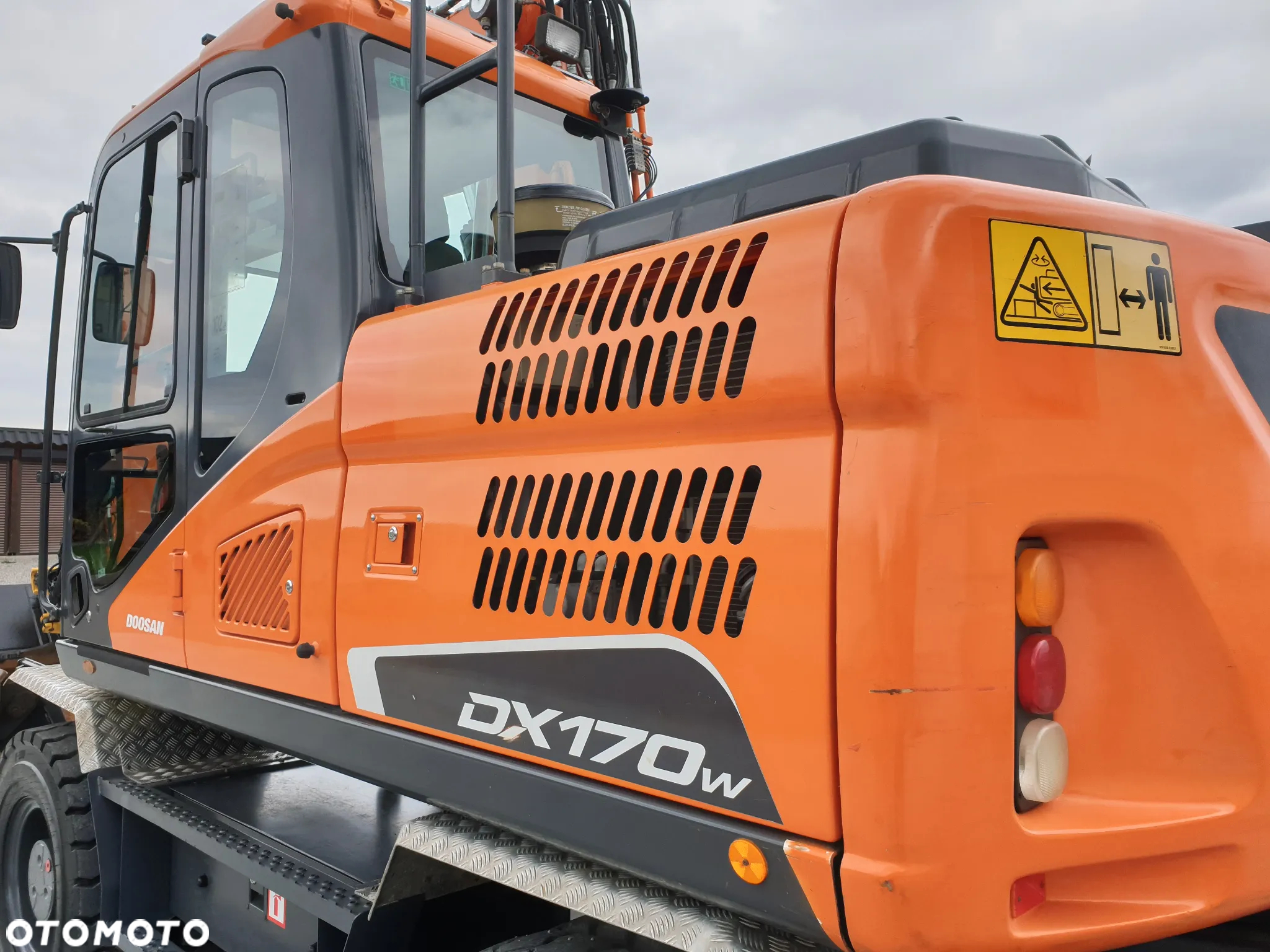 Doosan DX 170 W SPROWADZONY/ROTOTILT PIĘKNY STAN - 21