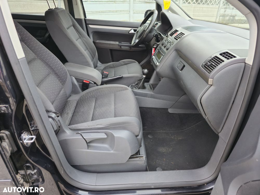 Volkswagen Touran 1.9 TDI Conceptline - 9
