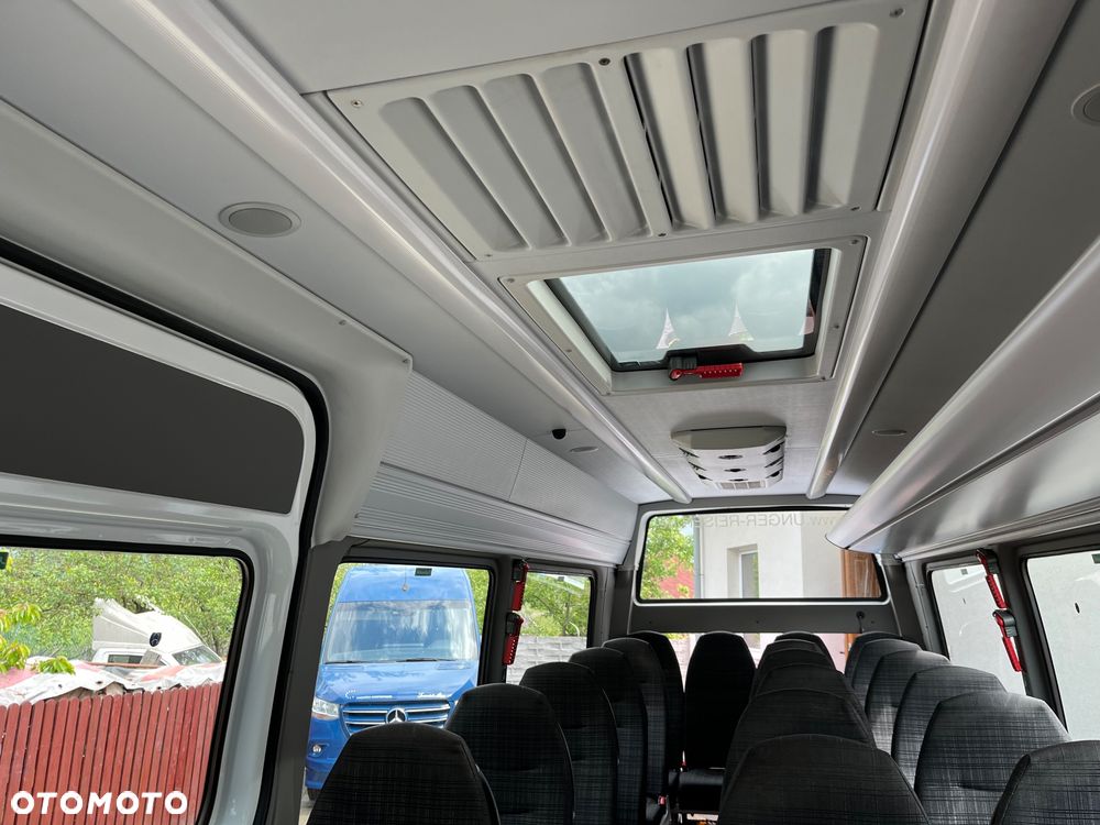 Mercedes-Benz Sprinter Transfer - 9