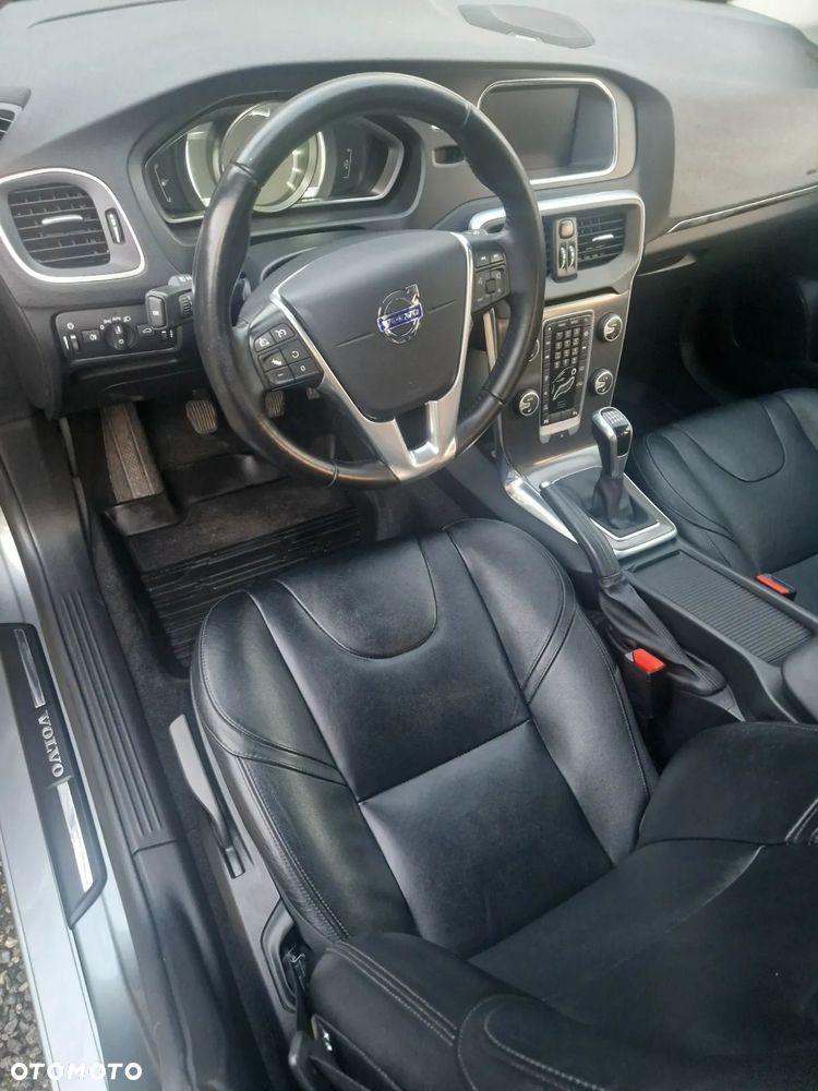 Volvo V40 D2 Momentum - 7