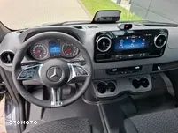 Mercedes-Benz Sprinter - 12