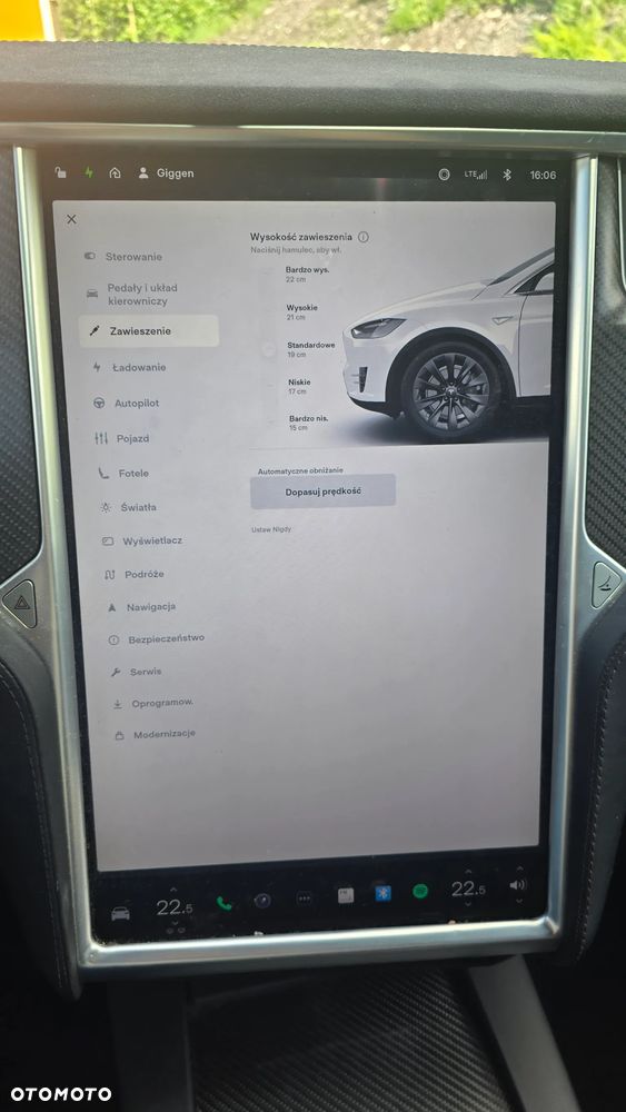 Tesla Model X - 31