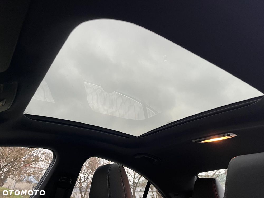 Mercedes-Benz CLA 250 4Matic 7G-DCT - 22