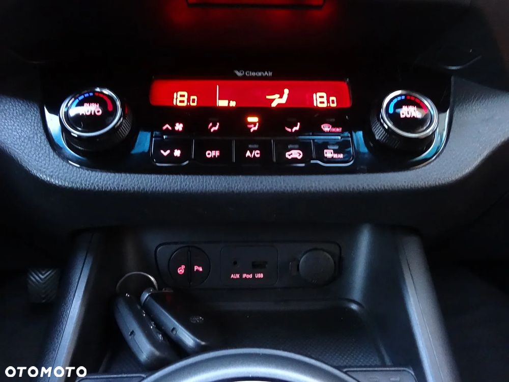 Kia Sportage 2.0 CVVT 4WD Vision - 32