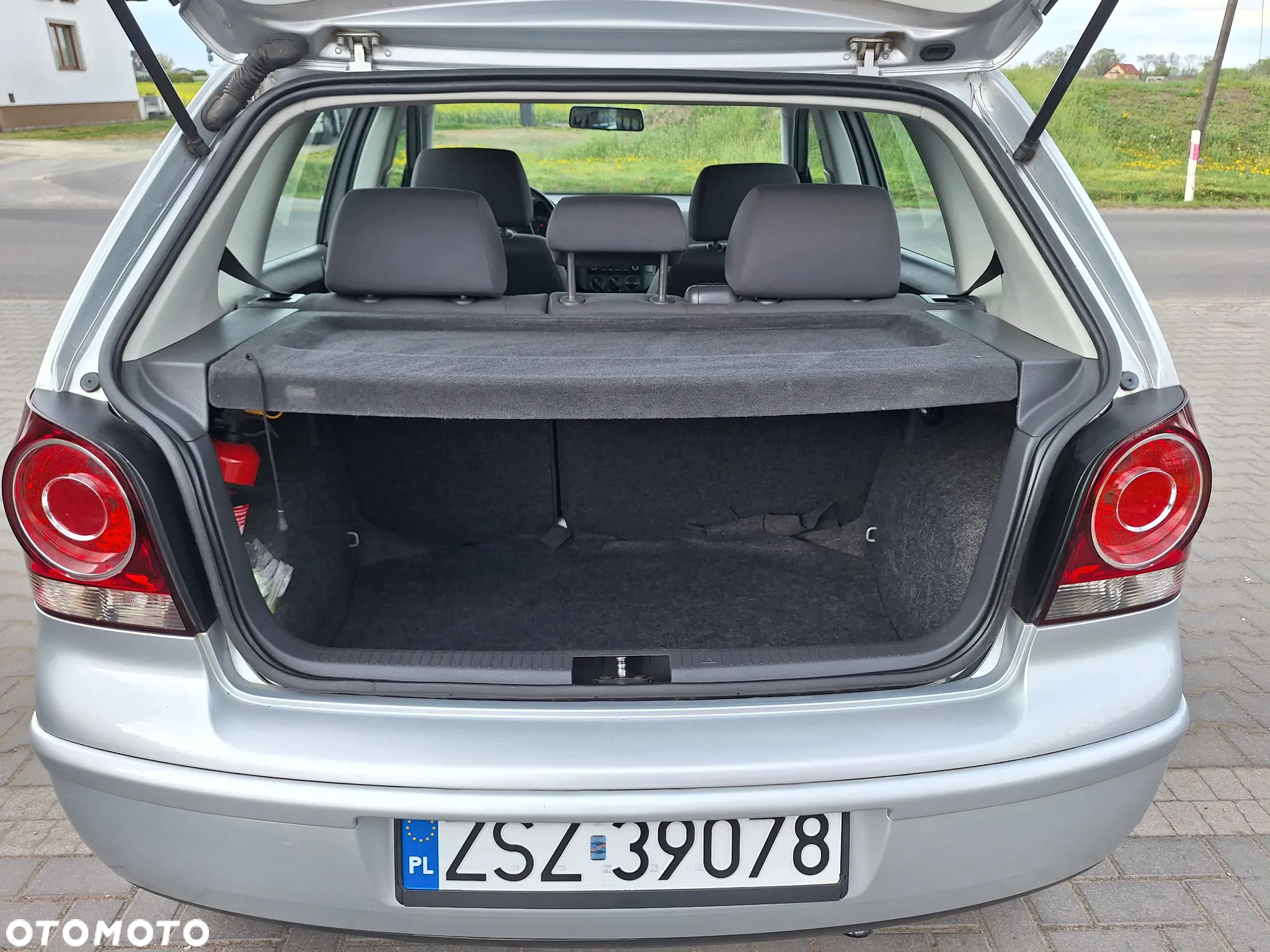 Volkswagen Polo 1.4 16V Trendline - 8