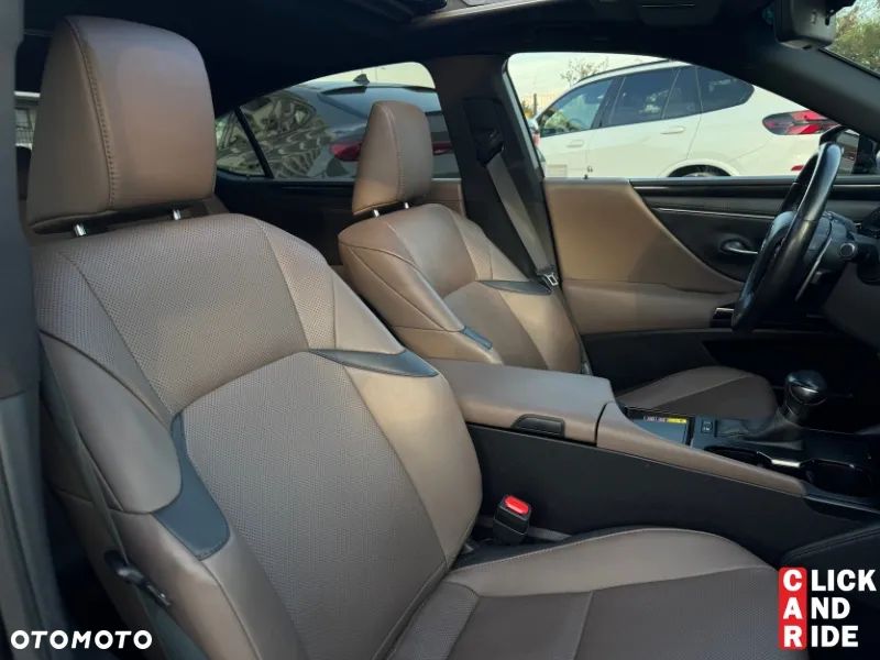 Lexus ES 300h Business Edition + - 19