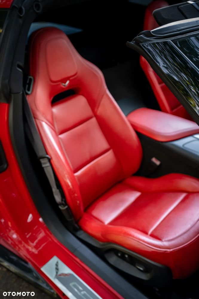Chevrolet Corvette - 24