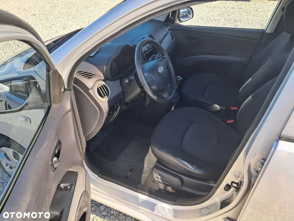 Hyundai i10 1.1 FIFA WM Edition - 8