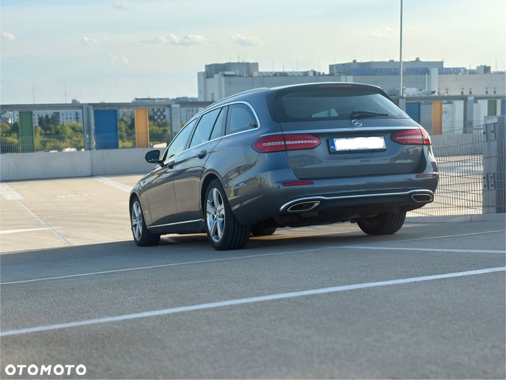 Mercedes-Benz Klasa E 400 4Matic 9G-TRONIC Avantgarde - 12