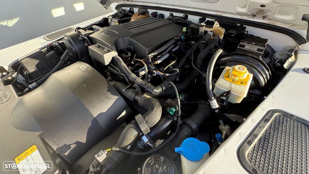 Land Rover Defender 110 DPF Station Wagon E - 50