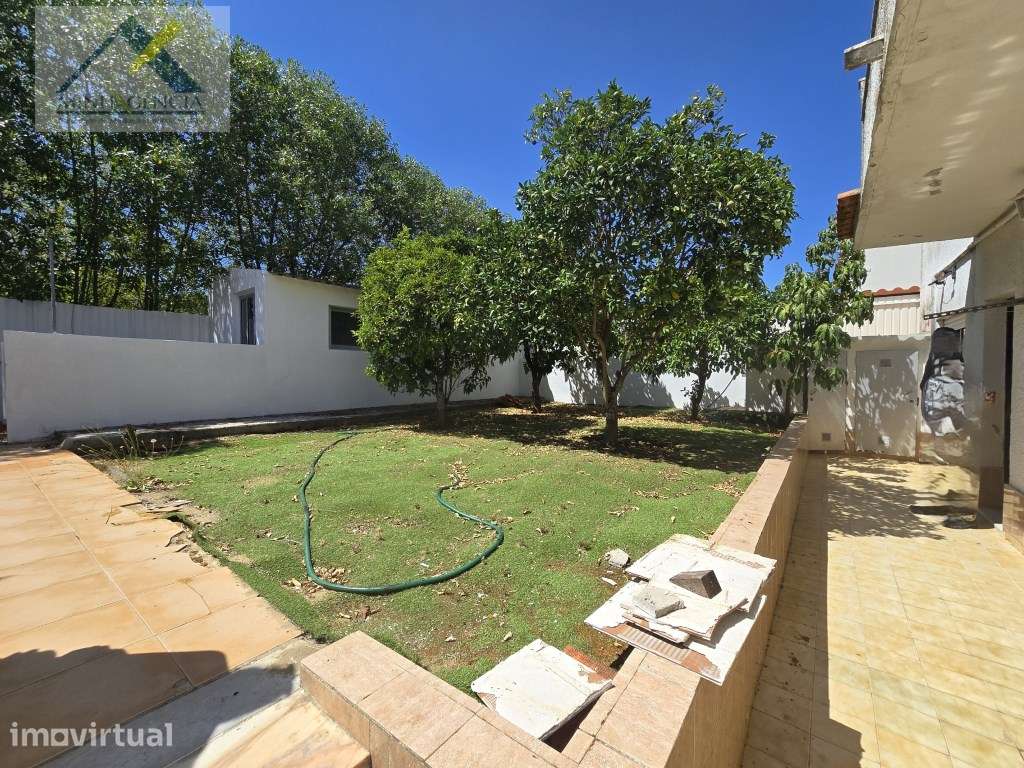 Andar de moradia T1 com garagem no Bairro Padre Nabeto em Palmela - Grande imagem: 4/13