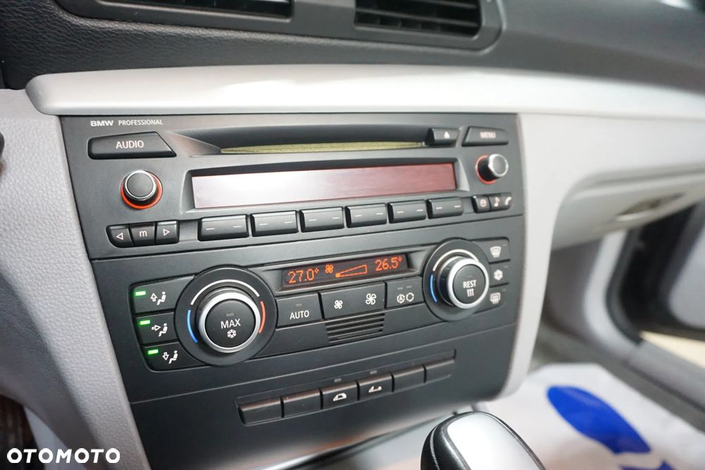 BMW Seria 1 120d - 29