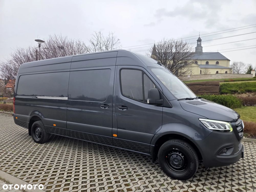 Mercedes-Benz Sprinter - 2