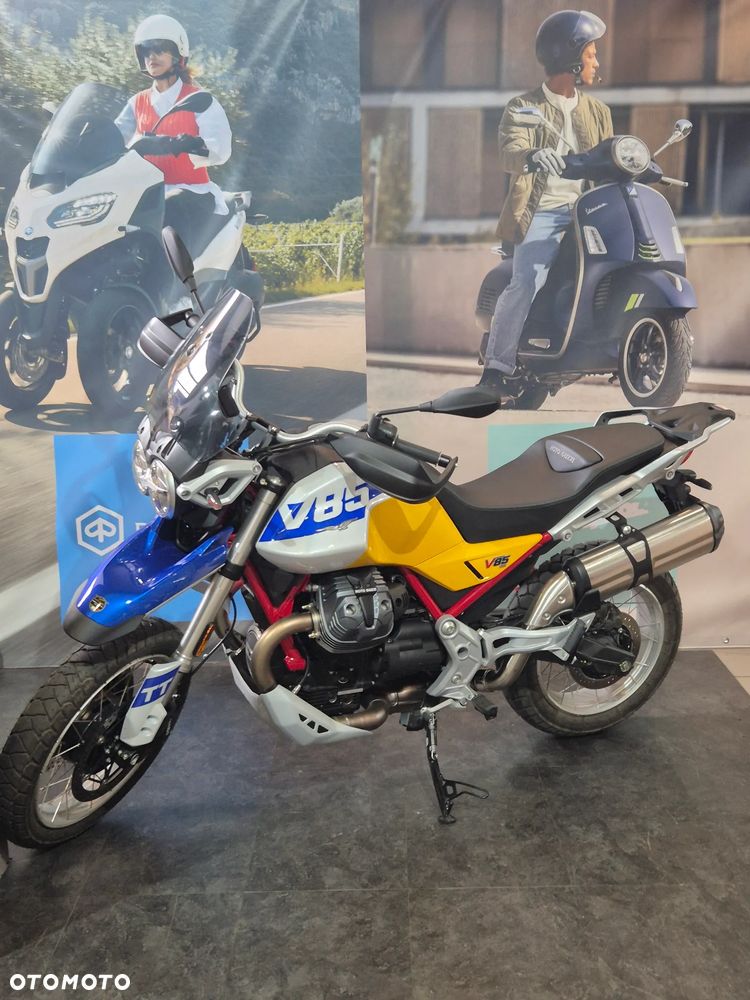 Moto Guzzi V85 - 2