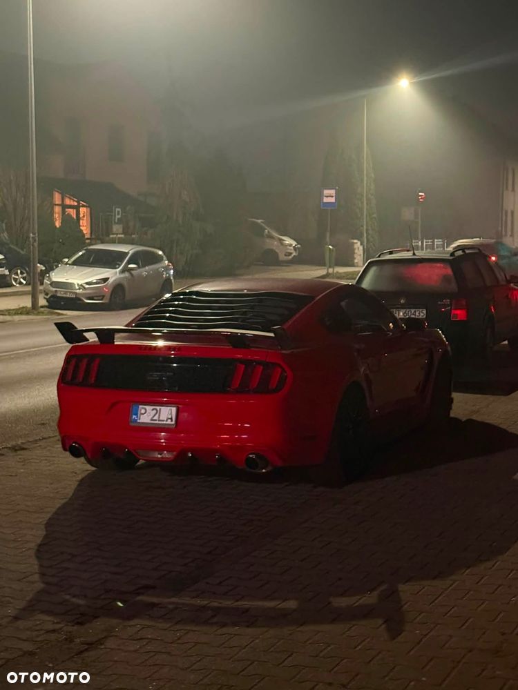 Ford Mustang 5.0 V8 GT - 12