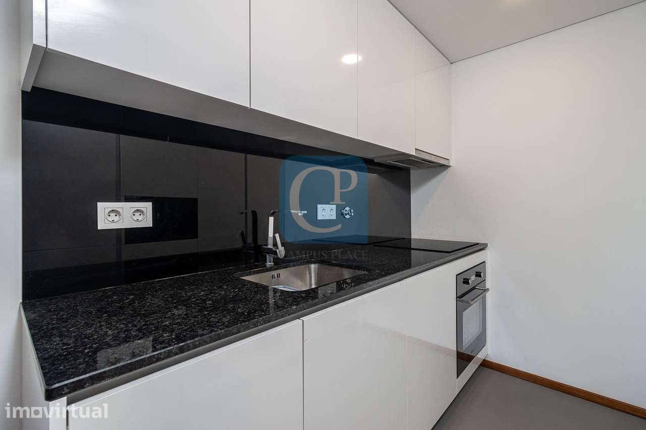 Apartamento T1 Kit mobilado e com terraço ao Hospital São João - Grande imagem: 5/17