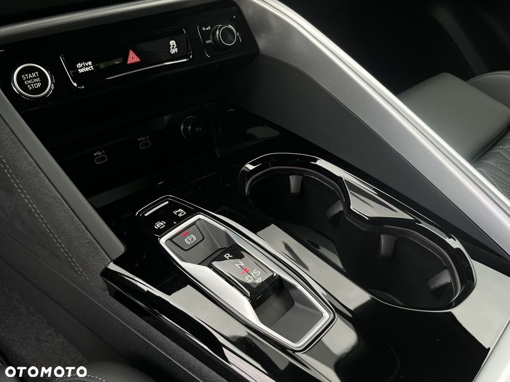 Audi Q5 Sportback - 28