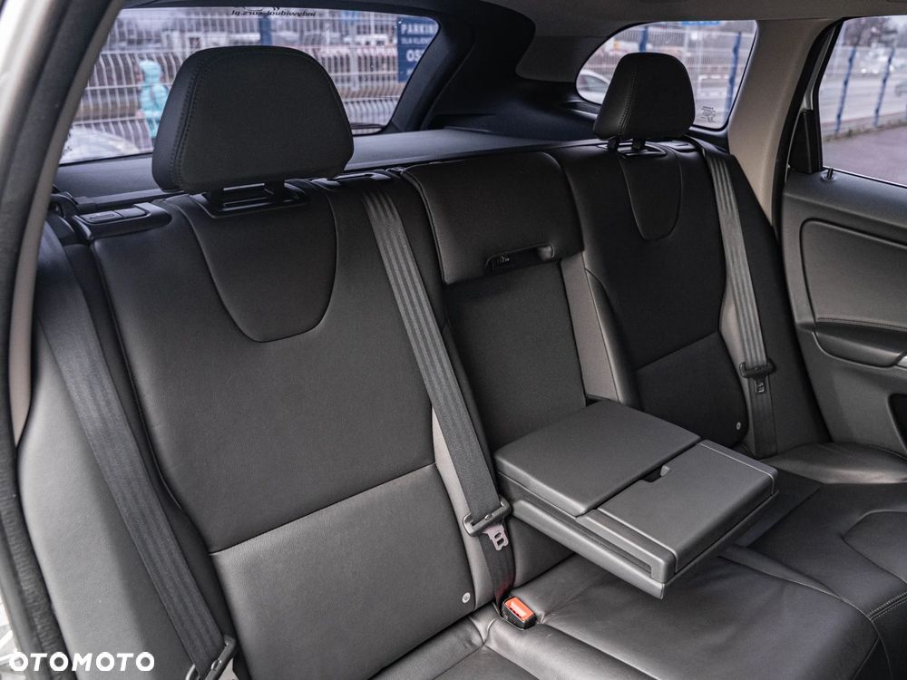 Volvo XC 60 D4 Geartronic Summum - 28