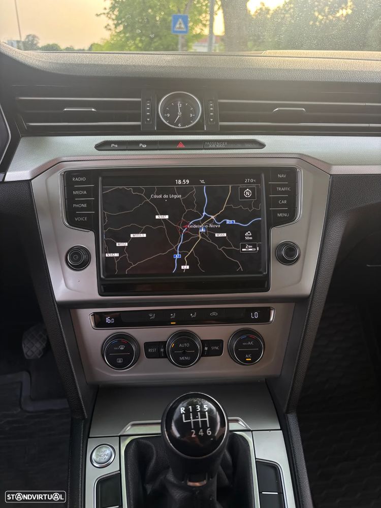 VW Passat Variant 2.0 TDI Confortline - 47
