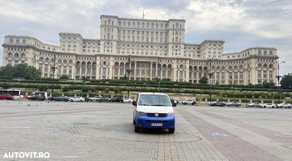 Volkswagen Multivan - 12