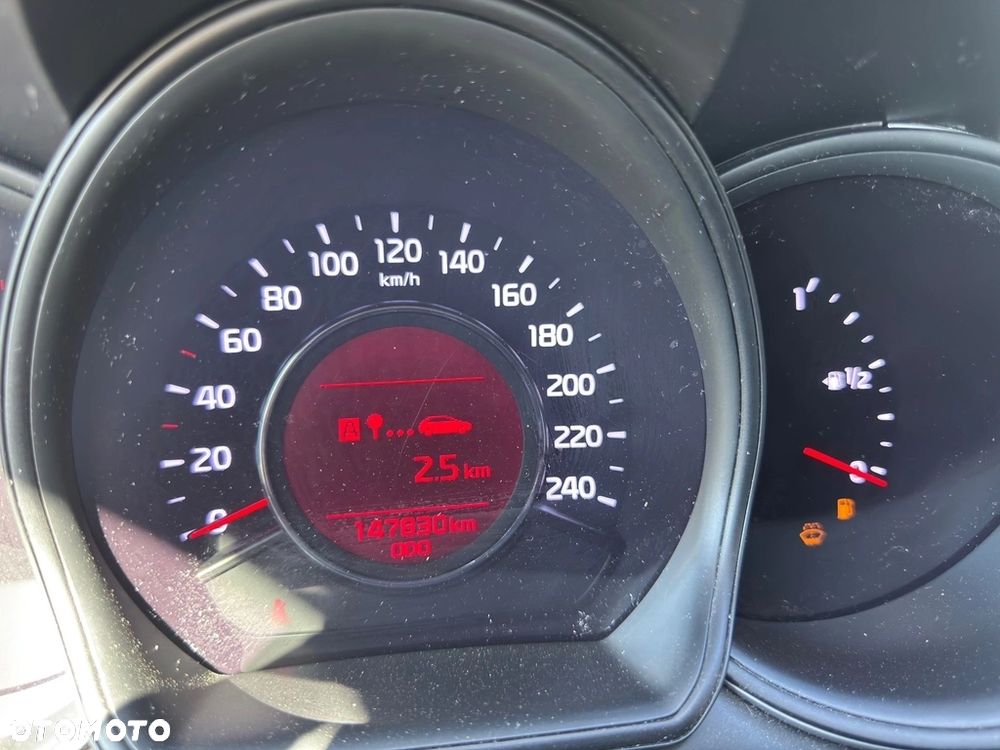 Kia Ceed - 12