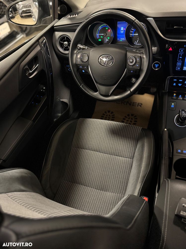 Toyota Auris 1.8 L VVT-i Sol + - 10