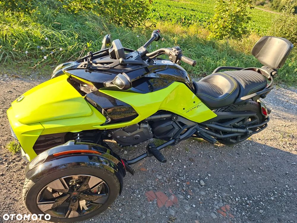 Can-Am Spyder - 9