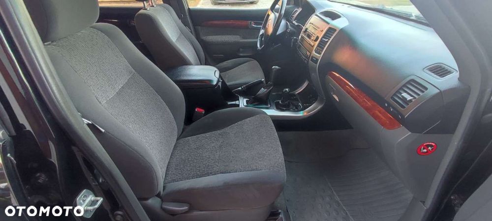 Toyota Land Cruiser - 25