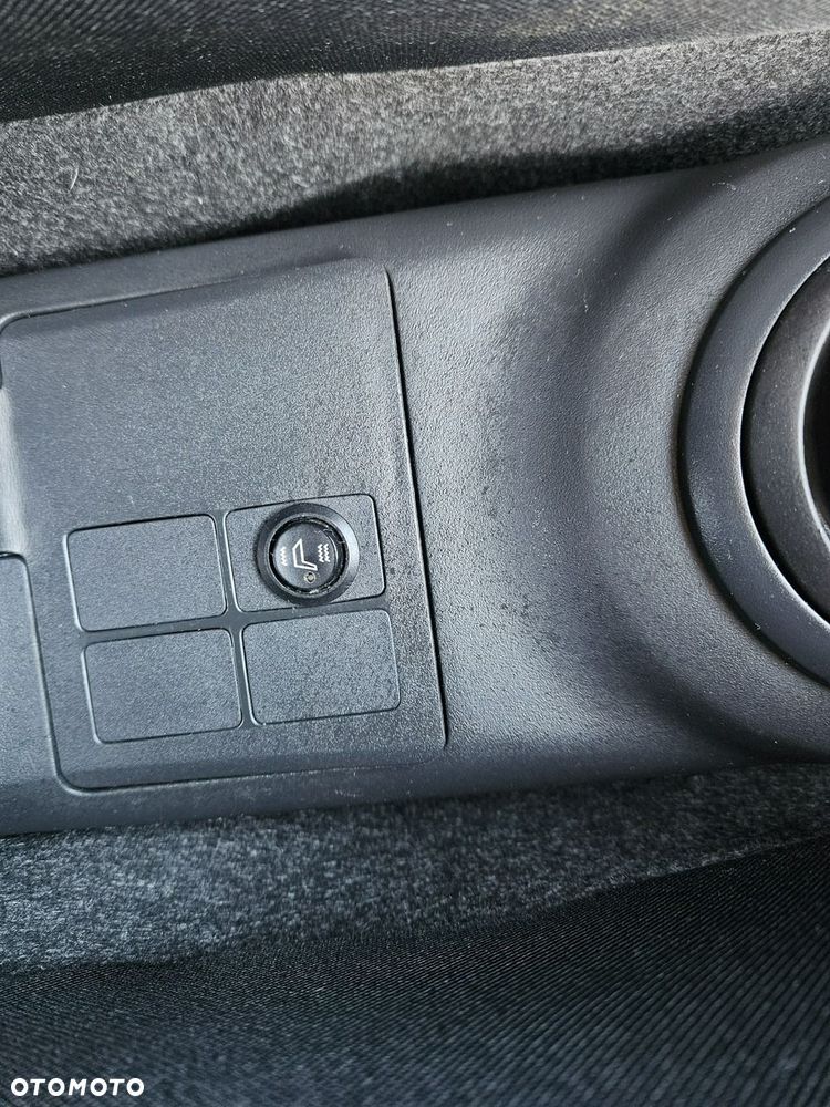 Toyota Yaris - 17
