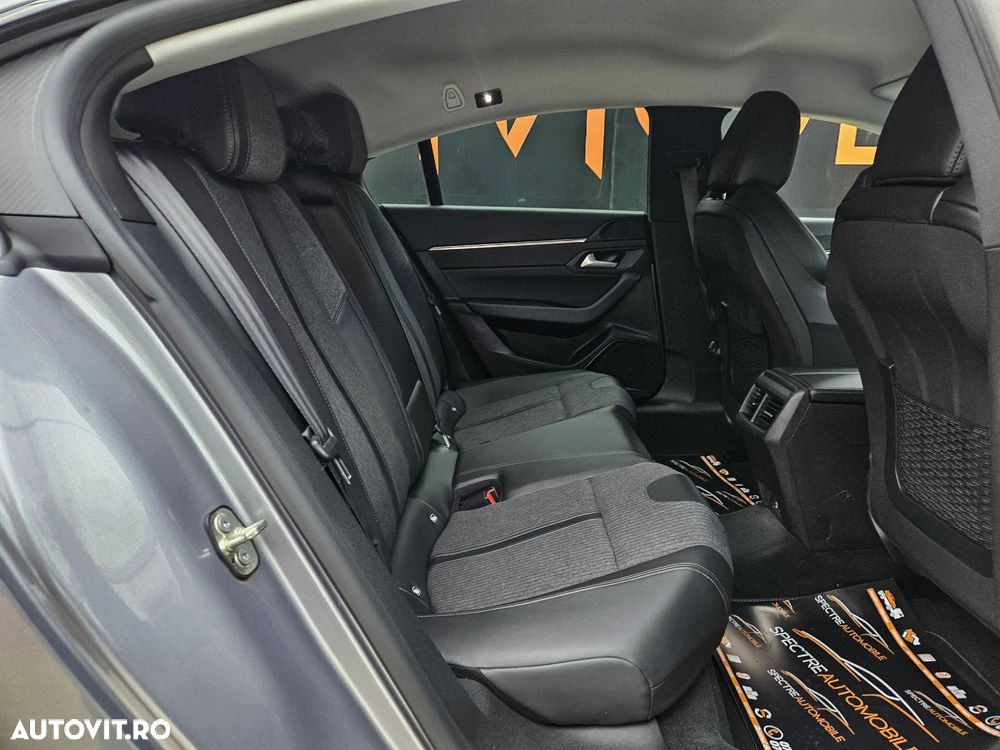 Peugeot 508 Plug-In Hybrid 225 e-EAT8 Allure Pack - 12